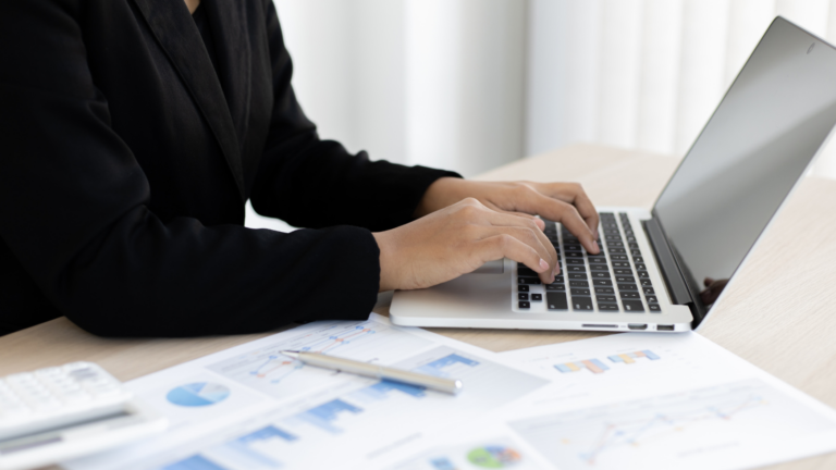 Transforming IT: A Proactive Approach to Digital Employee Experience (DEX) 